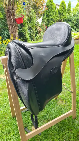 Barefoot Sattel