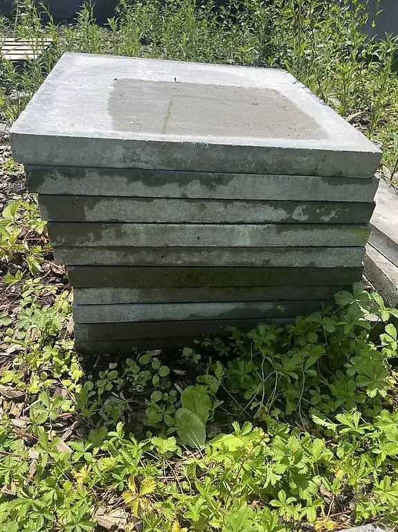 Betonplatten / Gehwegplatten