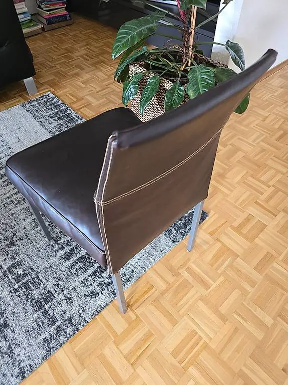 KFF und Interio Stuhl Leder