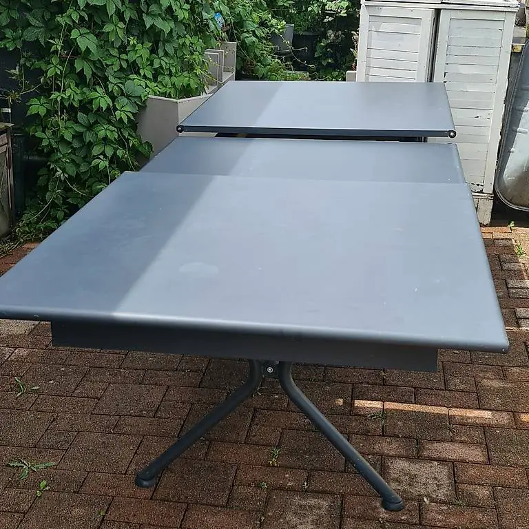 Toller Metalltisch leicht ausziehbar