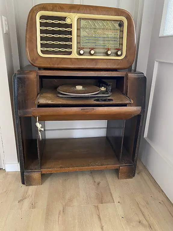 Radio e giradischi vintage