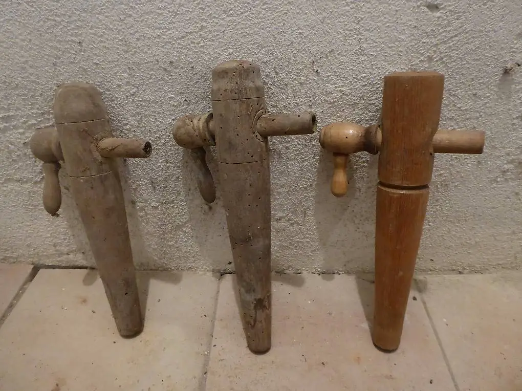 1 Fasshahn Zapfhahn Holz Drehverschluss original antik