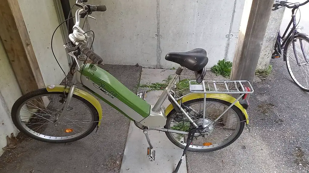 Lustiges E-Bike der ersten Generation - 24 Zoll