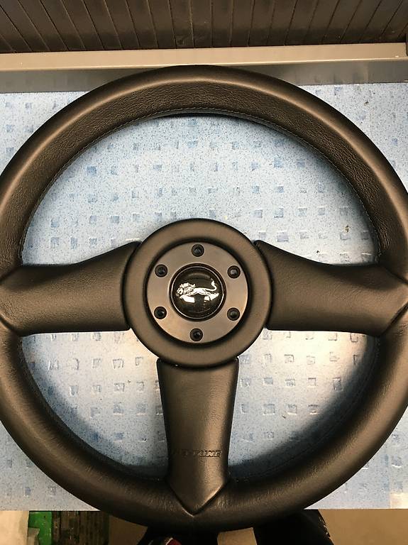 Lederlenkrad Heytune neu (made bei MOMO)