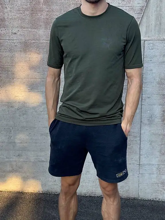 Armee-Grünes Puma Sport-Shirt (S)