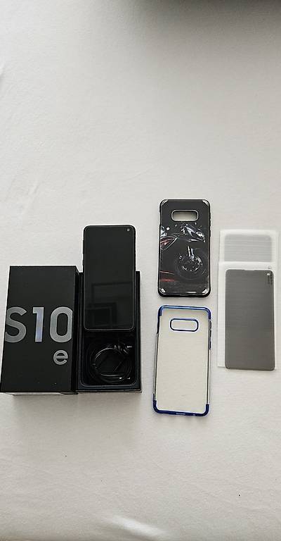 1× Samsung Galaxy S8 plus und 1× S10 E
