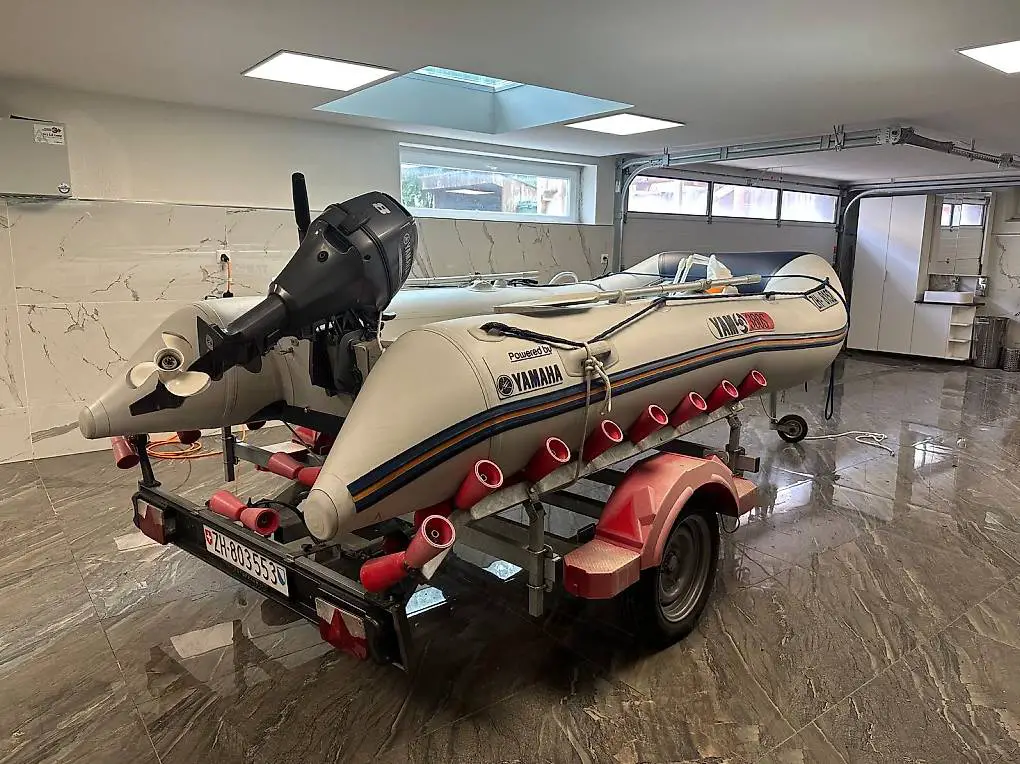 Yamaha YAM 380S Schlauchboot inkl. 8PS Motor und Trailer