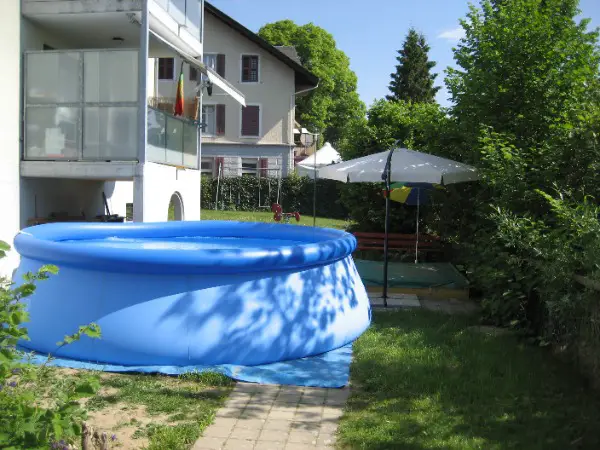 Schwimmbad Neu