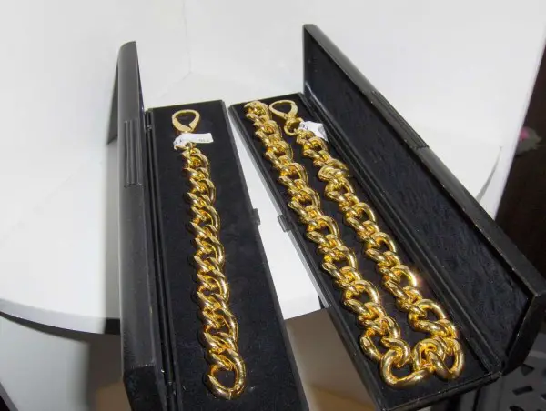 Set: Damen Halskette und Armband 16 mm Golden Style