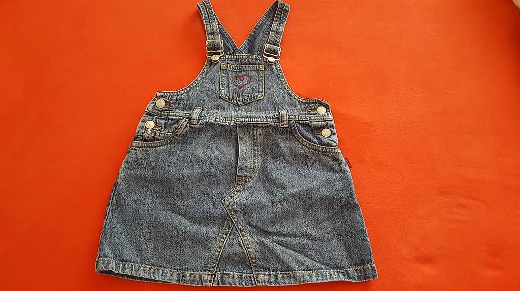 Latzrock, Jacke, T-Shirt, Hosen - Gr. 86 / 92