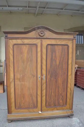 Schrank 2 Türig Antik