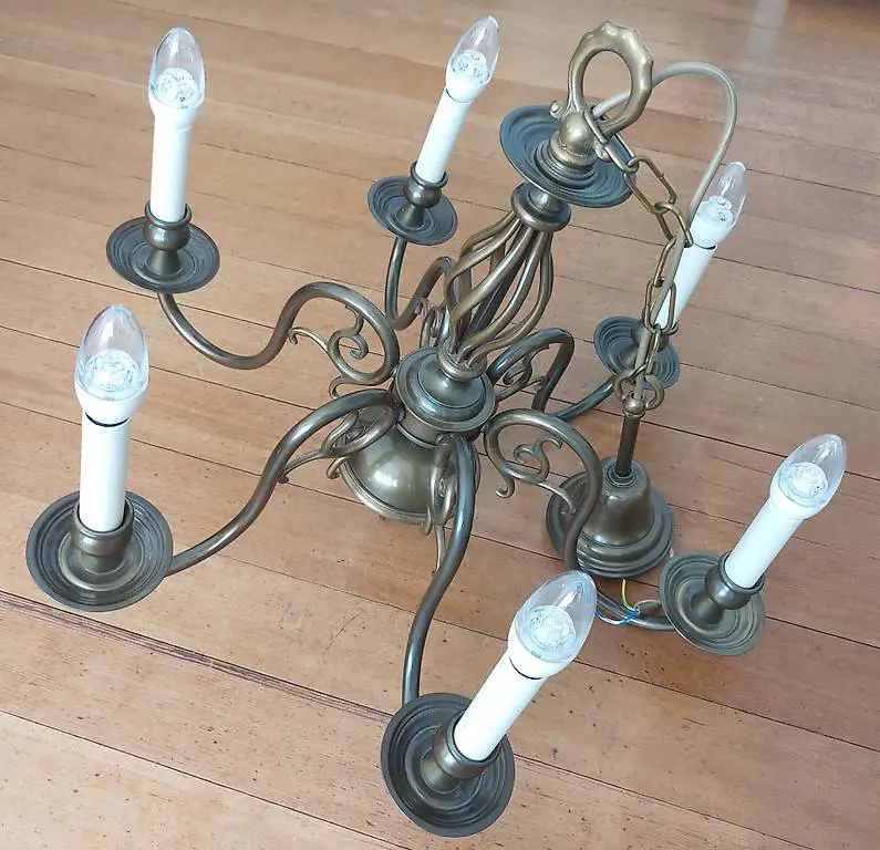 Antiker Kronleuchter - 6-flammig