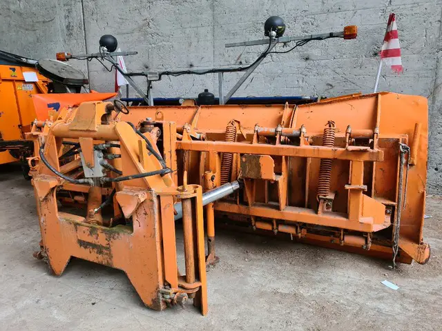 BOSCHUNG, M.F. 3.3, Kommunaldienst