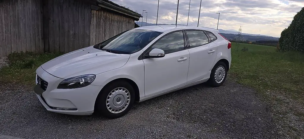 Volvo v40 Diesel Noch 1 Jahr Mfk