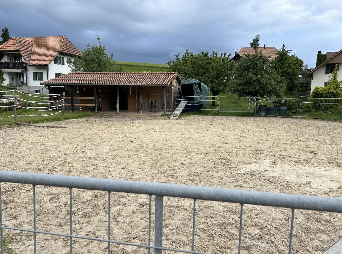 Offenstall für Selbstversorger zu vermieten, Reitgebiet im Bucheggberg
