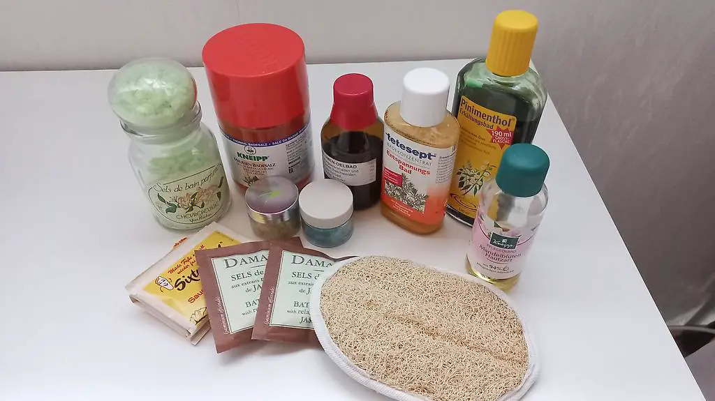 Diverses fürs wohltuende Vollbad: Badesalz / Badeöl