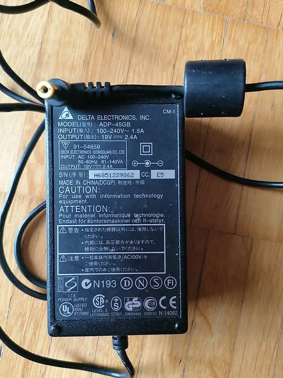 ladegerät 19V delta ADP 45GB