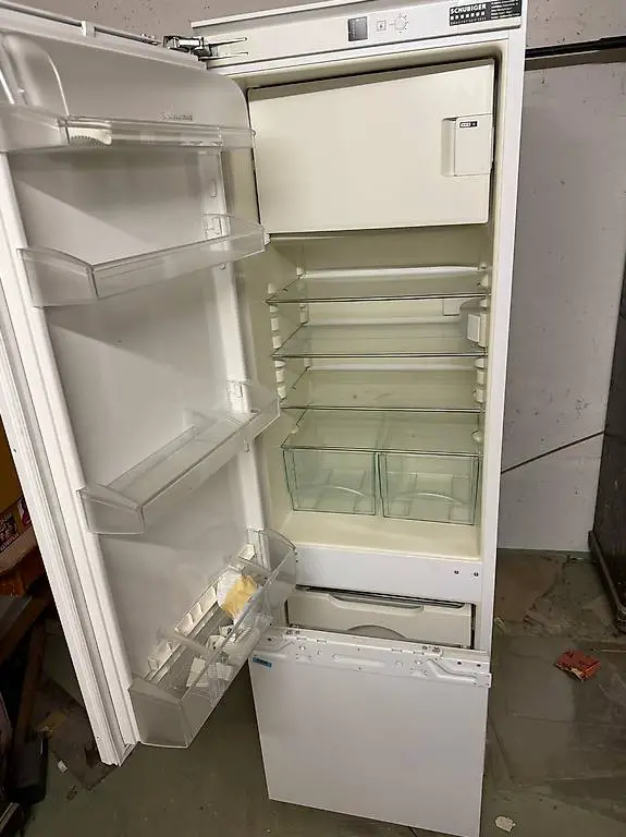 Kühlschrank mit Tiefkühlschublade
