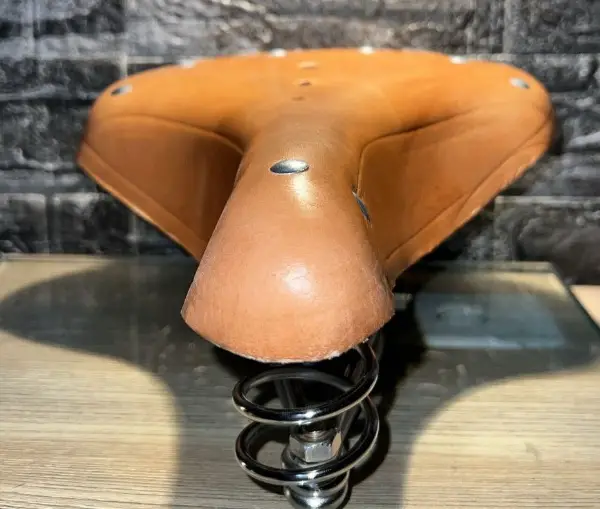 Klassischer Fahrradsitz Büffelleder