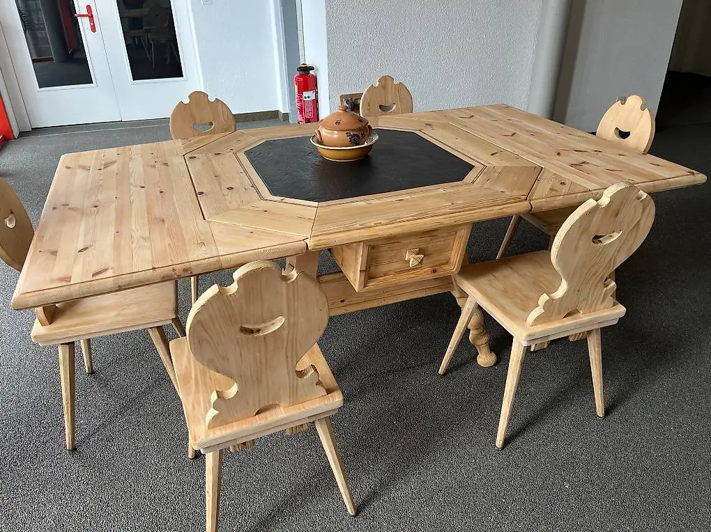 Tisch Schiefertisch antik mit Stabellen