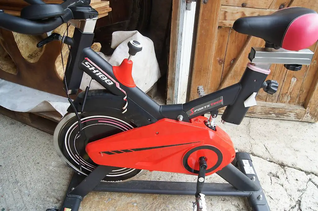 Heimtrainer Sportstech SK100