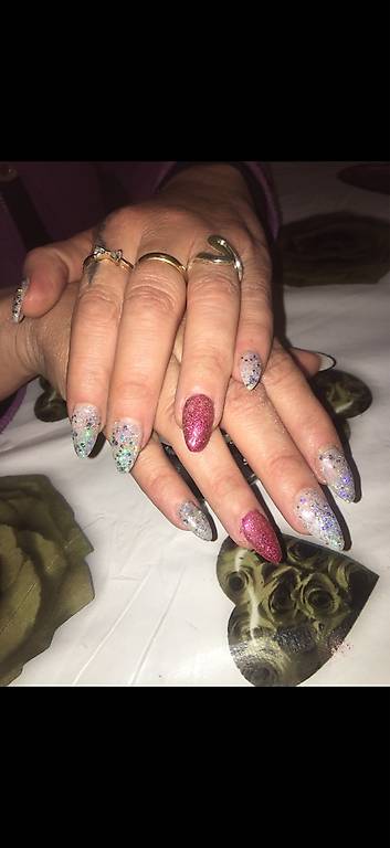 Ricostruzione unghie, semi permanente