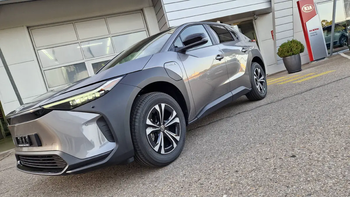 toyota bz4x 6.6 kw obc style awd