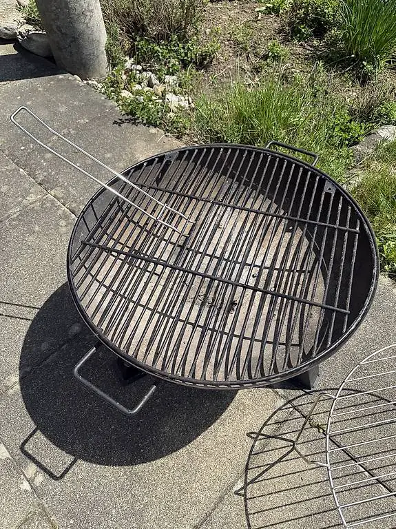 Feuerschale mit 2 Grillgittern