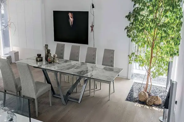  Esstisch mit Verlängerung