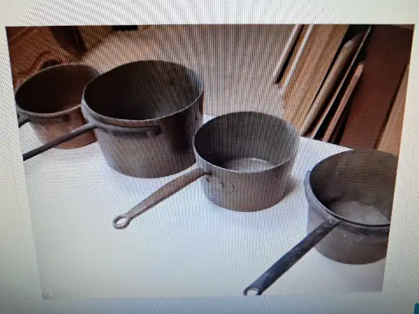 Pz 4 pentole antiche, oltre 120 anni