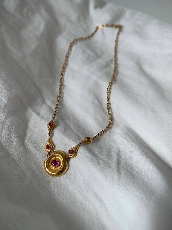 Collier mit Rubinen / Halskette mit Rubinen / 750er Gold