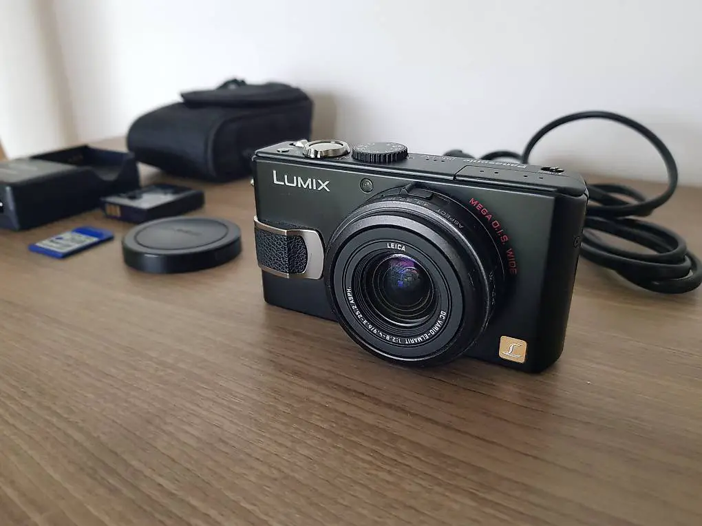 Panasonic Lumix DMC-LX2 Kompaktkamera 10.2 MP - Top Zustand