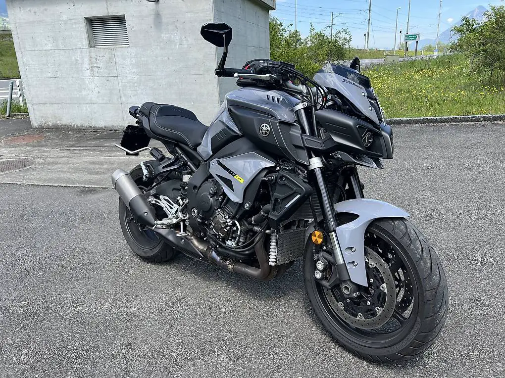 Verkaufe Yamaha MT10 2016 (Tausch mit R1 ab 07 möglich)
