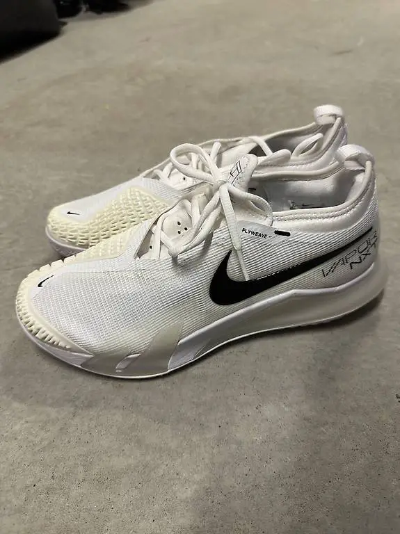 Nike Tennisschuhe Gr 41