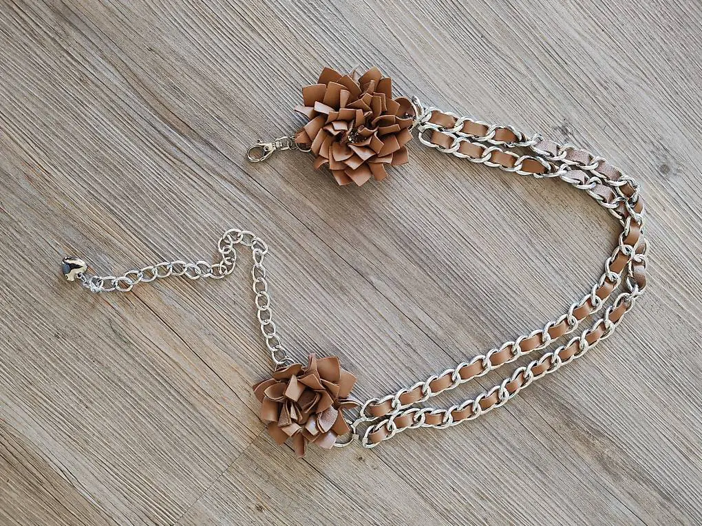 Gürtel mit Echtlederblüten