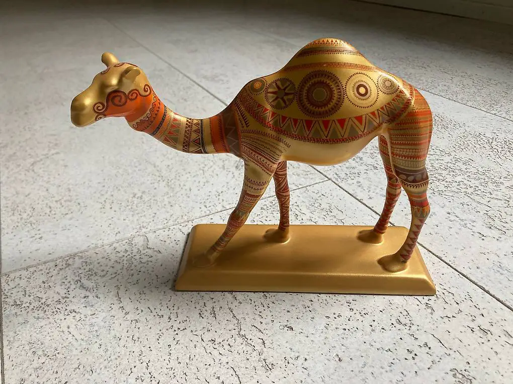 Camel Caravan Keramik-Kamelfigur - Modernes Kunsthandwerk