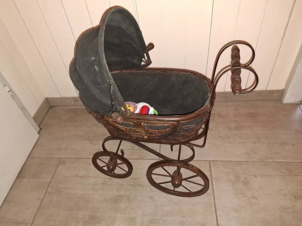 Puppenwagen