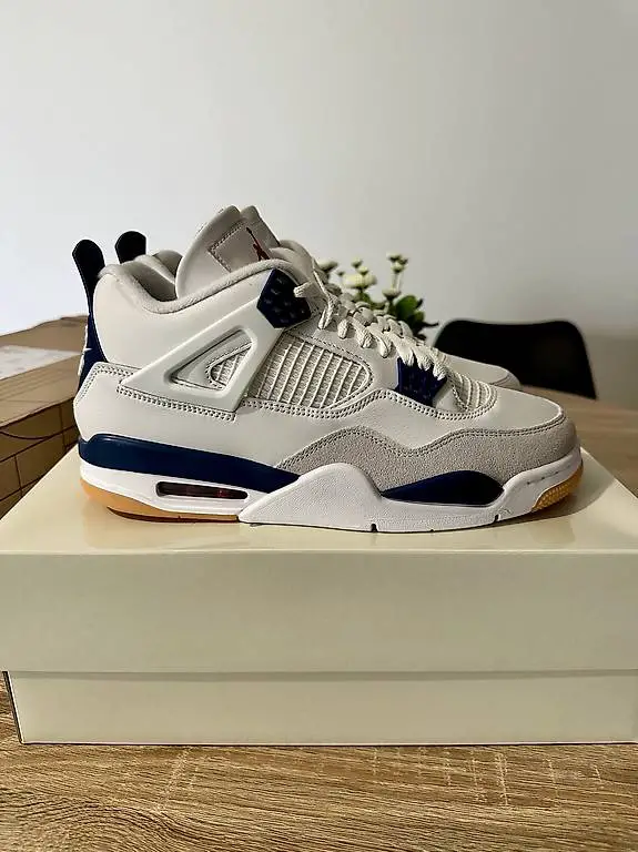 Jordan 4 SB Navy