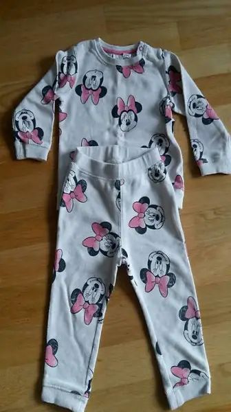Schönes Set /Trainer mit Minnie-Mouse Gr. 86