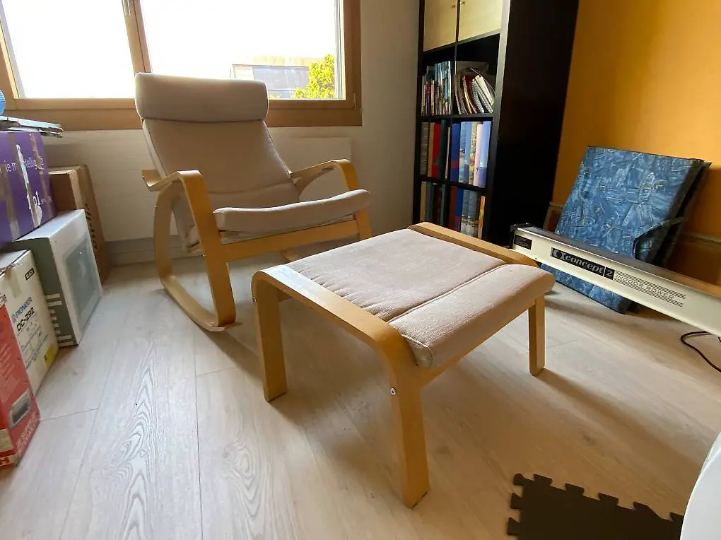 Schaukelstuhl mit Kissen und Hocker, Pöang von Ikea