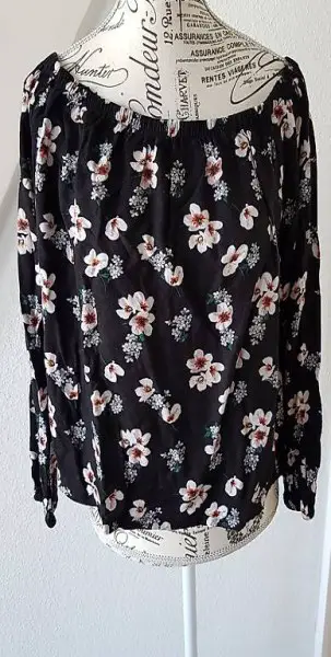 1 Shirt S, 2 Bluse XS