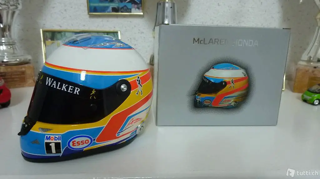 Fernando Alonso F1 Helm 2015 McLaren 1:2
