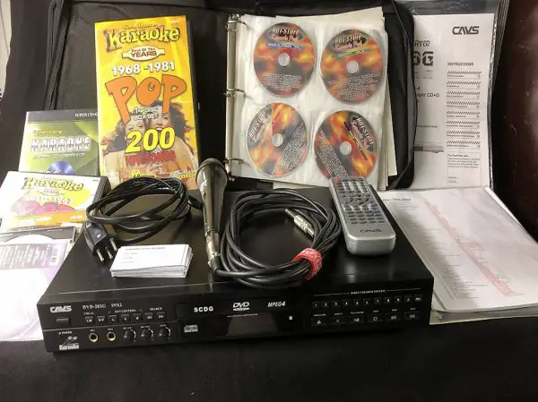 Karaoke Set mit Player, Mikrofon und über 1500 Songs