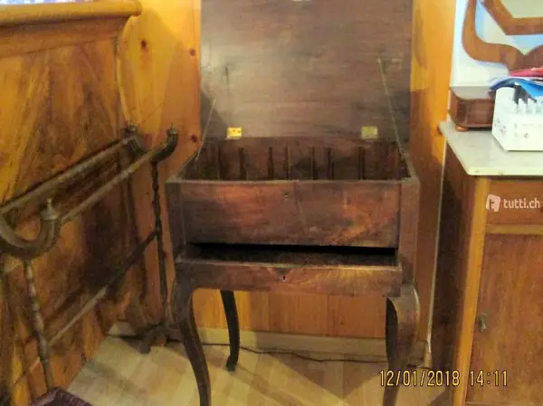 Kleiner alter Biedermeier Schreibtisch