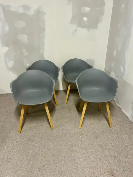 4x Grauer Schalenstuhl Kunststoff/ Holz, Stuhl mit Armlehne