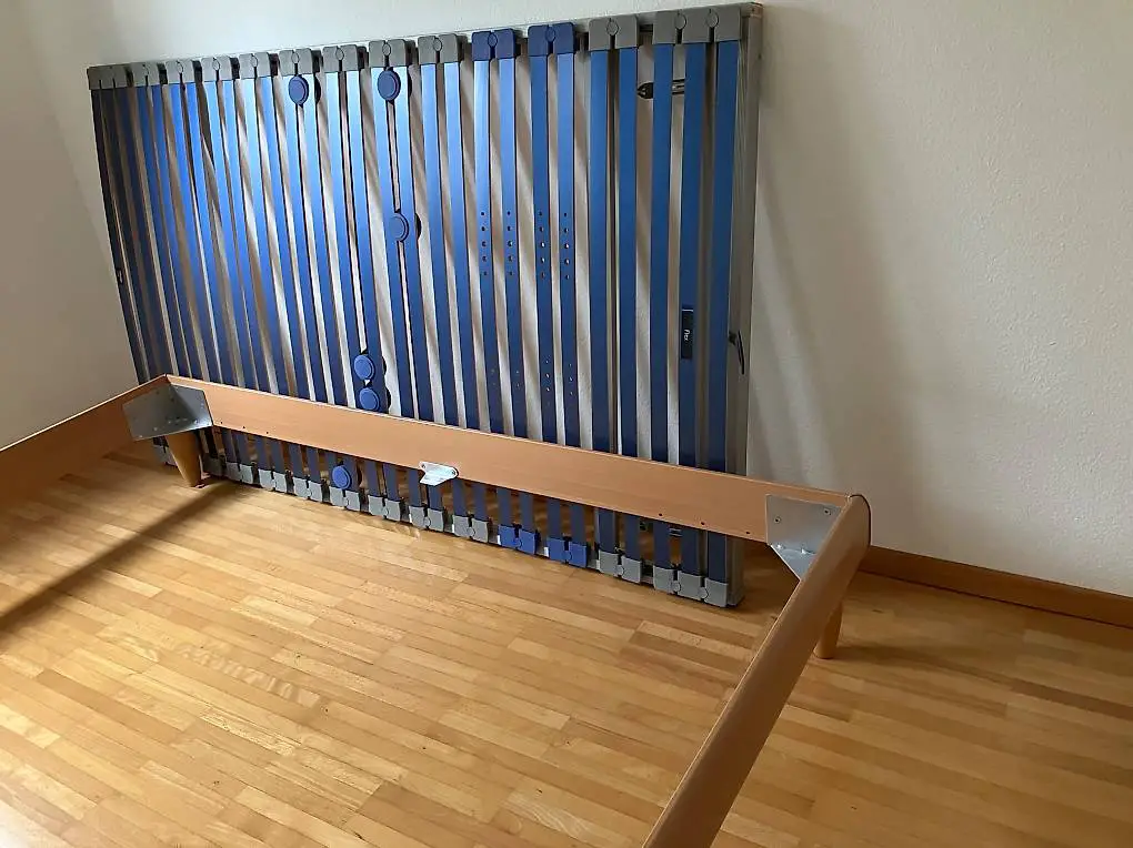 Bettrahmen mit Rost (120x200)