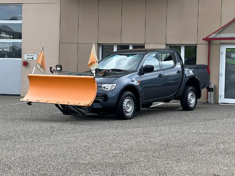 mitsubishi l200 2.5 did invite double cab i schneepflug