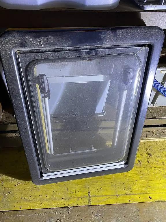 Fenser für Camper Wohnmobil Expeditionsmobil Bus