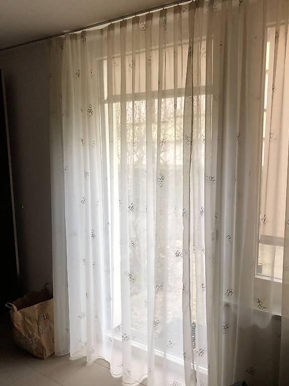 Elegante weisse Gardinen Vorhänge Frühling Feeling