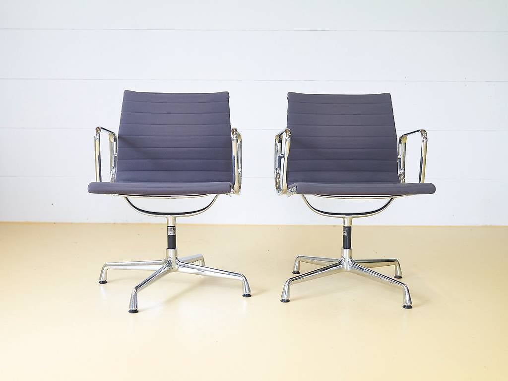Vitra Eames Stühle EA108, Stoff & drehbar